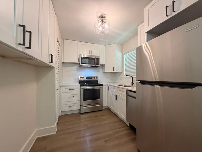 Photo - 1744 Cambridge Ave Unit 2