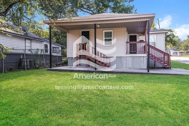Photo - 2900 S Main St