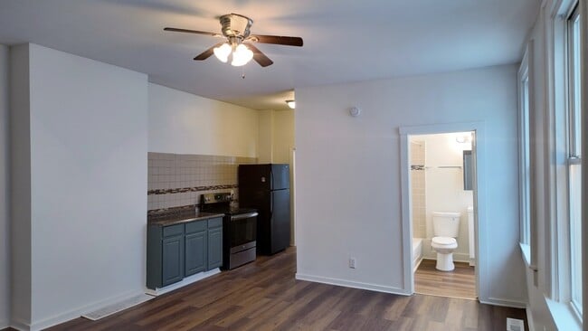 Photo - Renovated 3-Bed Gem Minutes to UC & Downtown – Bright, Clean, and Move-In Ready! Unidad 2