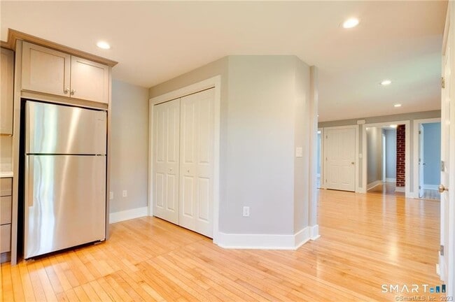 Photo - 157 River Rd