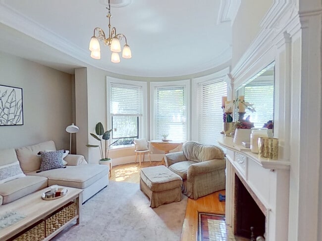 Photo - 423 Marlborough St Unit 1