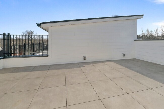 Photo - Available March Move In!!! Beautiful 3 Bedroom, 3.5 Bath Townhouse in East Nashville! Rooftop dec...