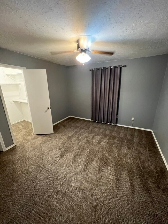 Photo - 2103 Heather Hill Ln