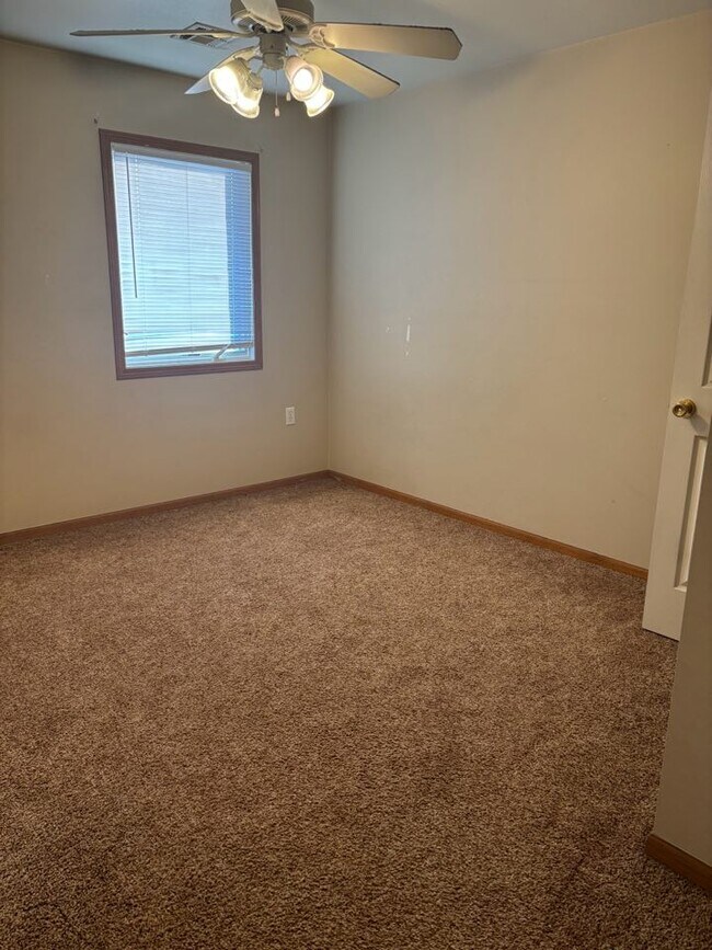 Photo - 1535 SW Washburn Ave