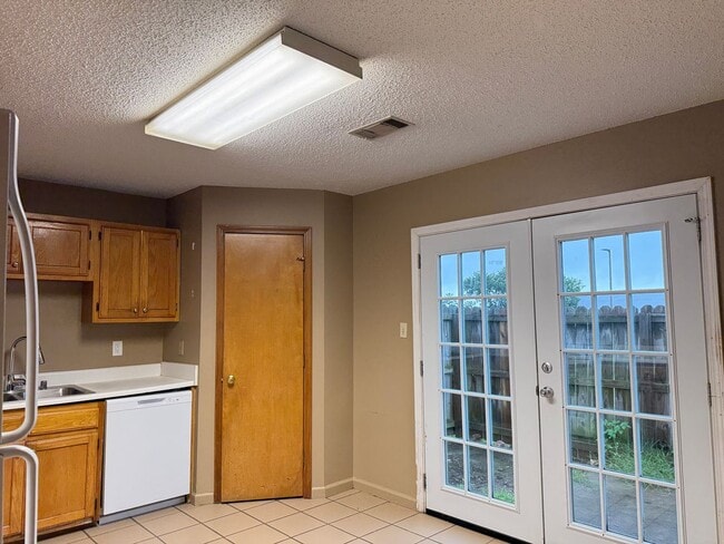 Photo - 20 Edgehill Cove