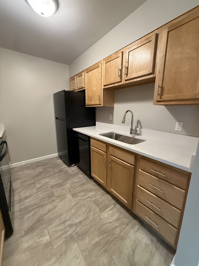Photo - Shoreline Apartments