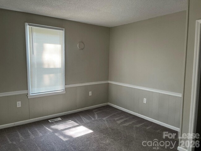 Photo - 206 Wall St