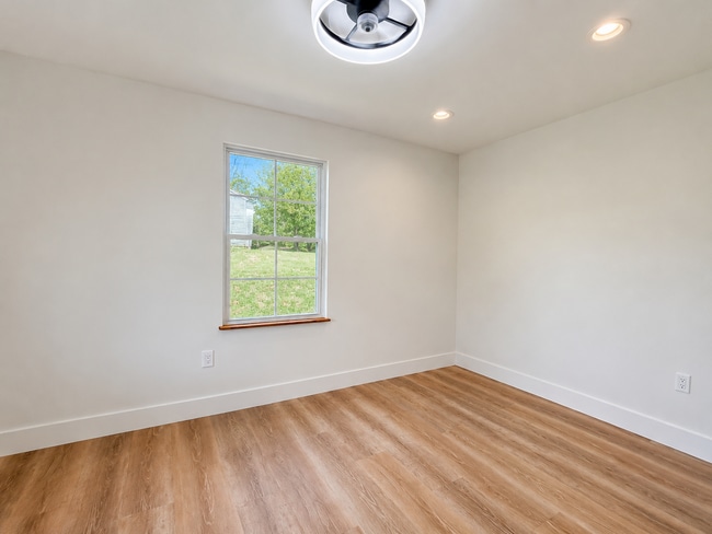 Photo - 680 Fralin Alley NE