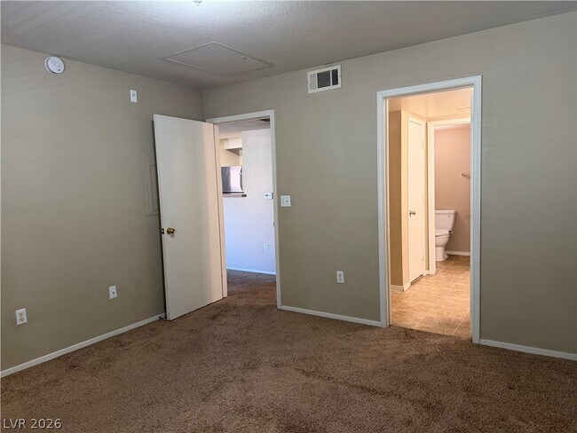 Photo - 555 E Silverado Ranch Blvd Unidad 2078