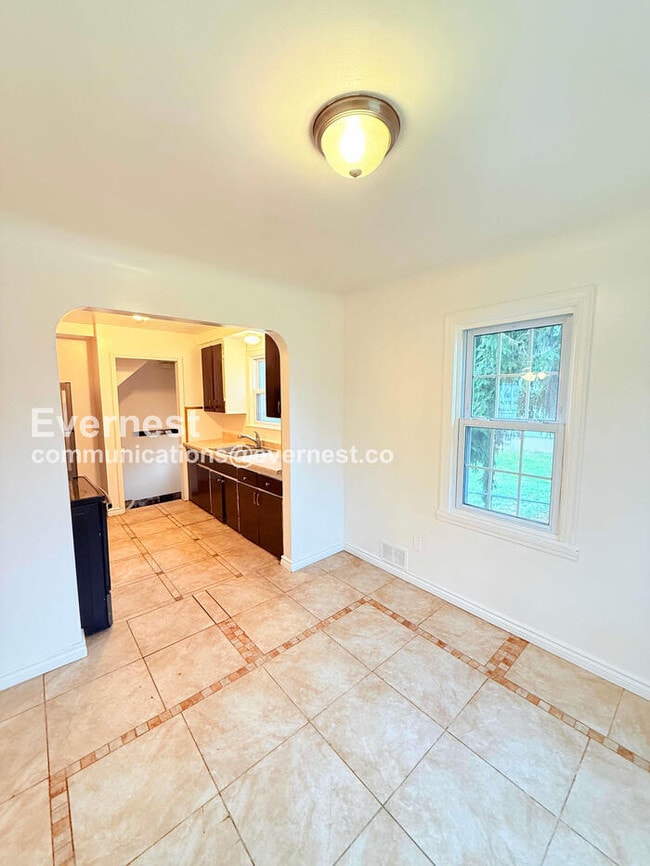 Photo - 25337 Ivanhoe Ave