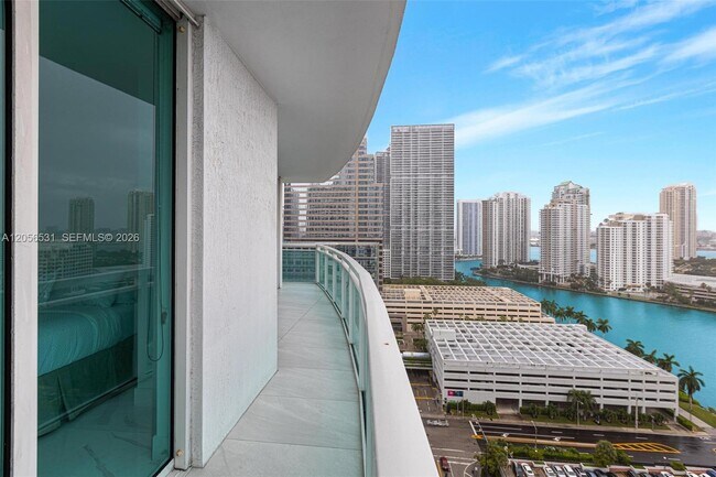 Photo - 950 Brickell Bay Dr Unidad 2210