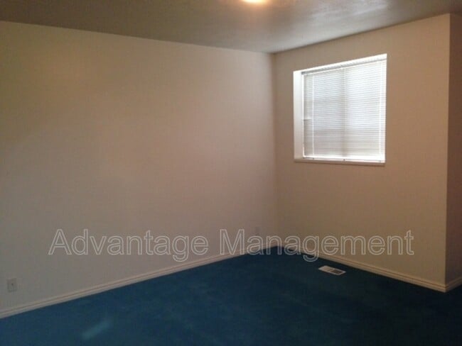 Photo - 621 N 1570 W