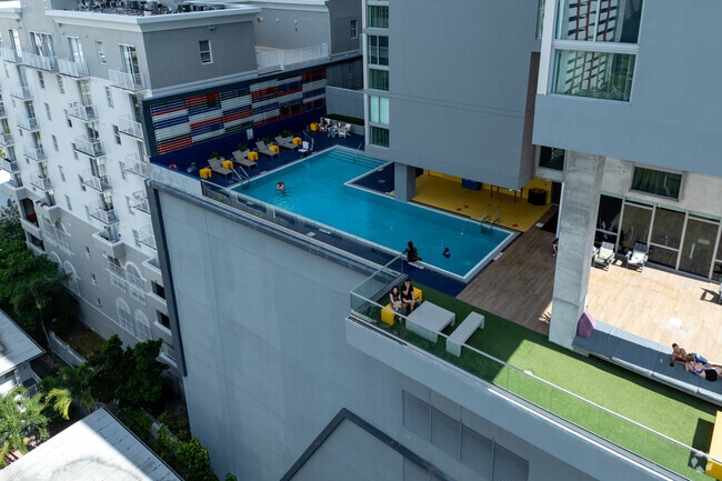 115 SW 11th St - Park View Condos