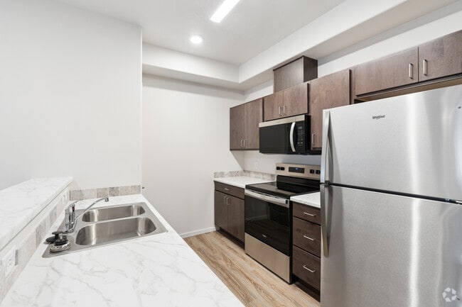 2BR, 2BR - 919SF - Kitchen