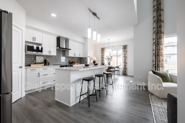 Photo - 2121-209a 209 St NW