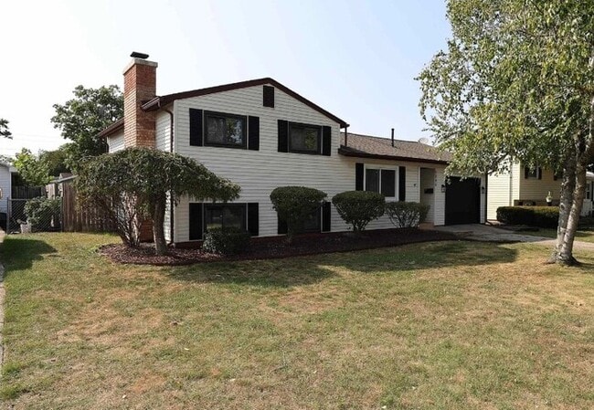 Building Photo - The Hass House | Comfortable South Bend Getaway