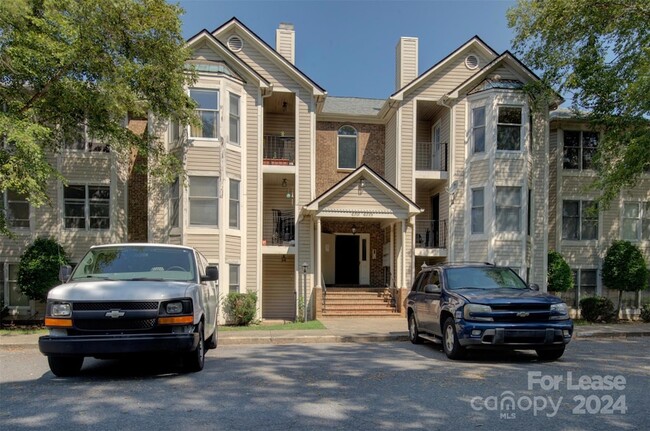 Photo - 6217 Rosecroft Dr Condo Unit 7I