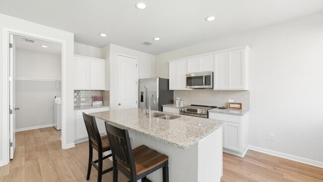 Photo - 2133 Hofstaat