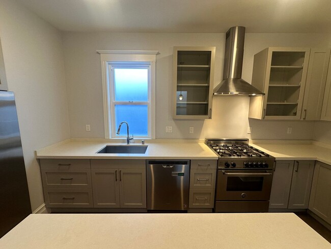 Photo - 817-821 Oak Street (7057r) Unit 821