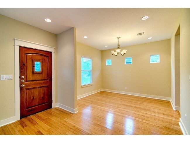 Photo - 1809 Walnut Ave