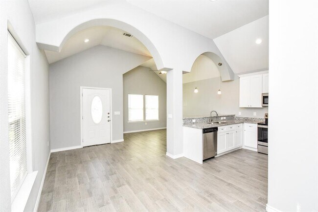 Photo - 16948 W Ivanhoe St