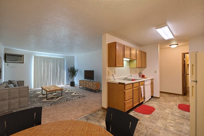 Fargo, ND Country Edge Apartments | Living