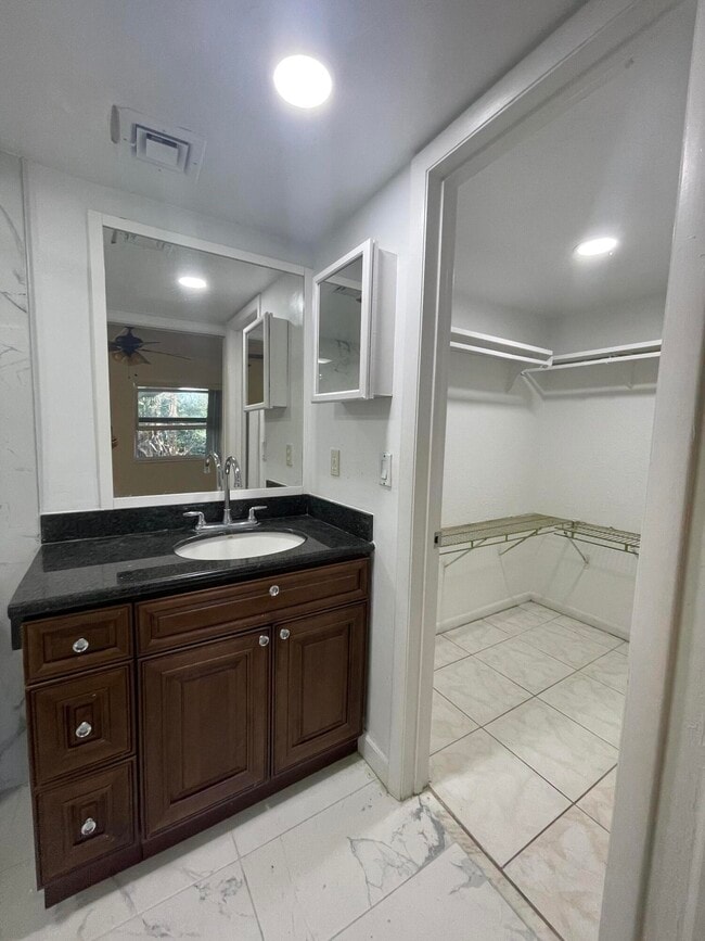 Photo - 608 NW 13th St Unit 0260