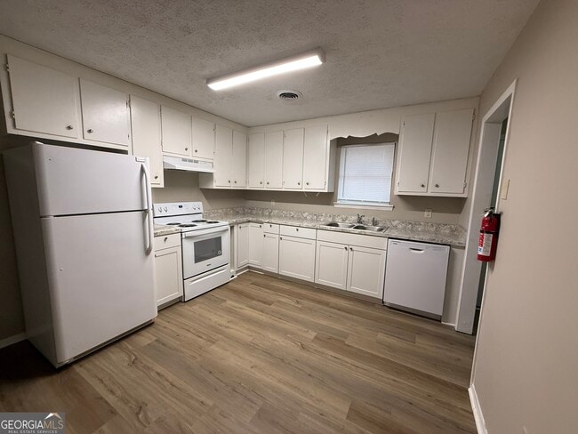 Photo - 1605 Cedar Shoals Dr