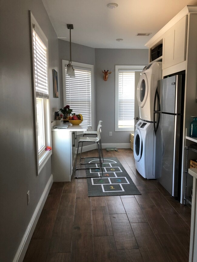 Photo - 224 Main St Unit 2