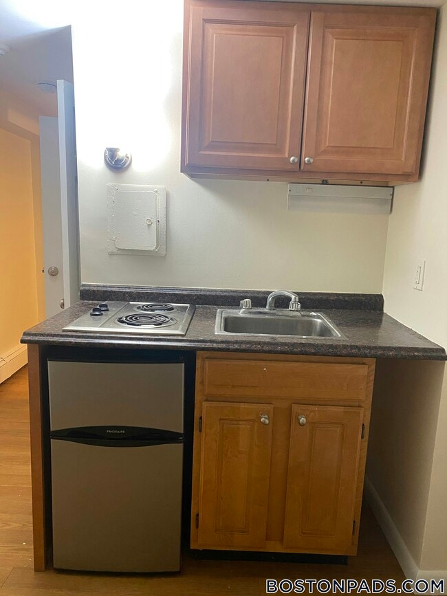 Building Photo - 51 S Huntington Ave Rental