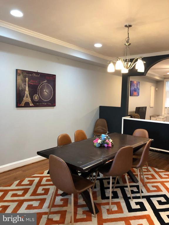 Photo - 734 Quincy St NW