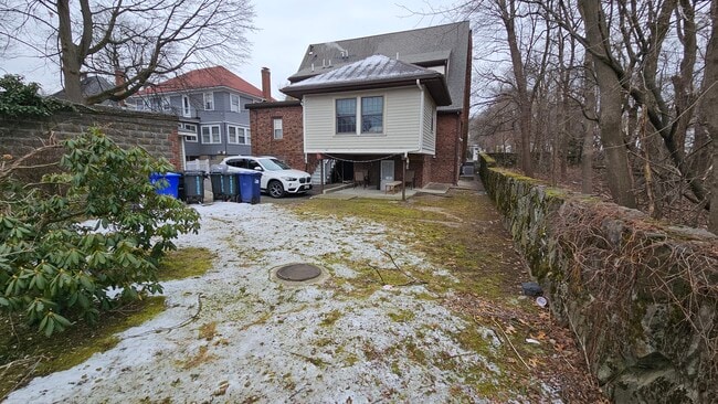 Building Photo - 44 Greycliff Rd Unit 1