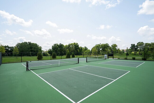 Photo - Sierra Pointe Apartments