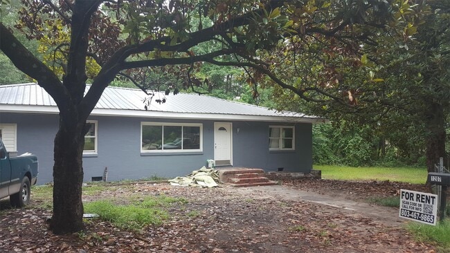 Building Photo - 1207 Hampton Rd