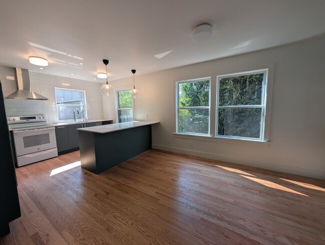 Photo - 5714 25th Ave NE