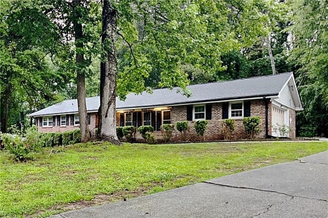 Building Photo - 2755 Hickory Cir