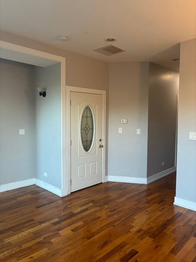 Photo - 4935 W Washington Blvd