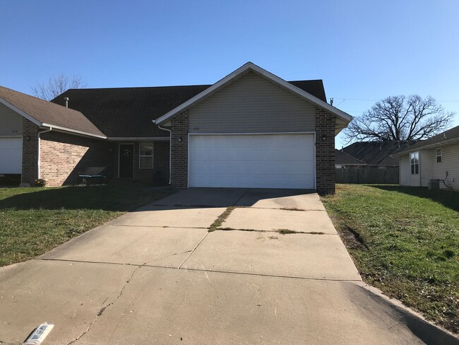 1270-1272butt - 1270-1272butt Apartment Unit 1270 Butterfield Dr
