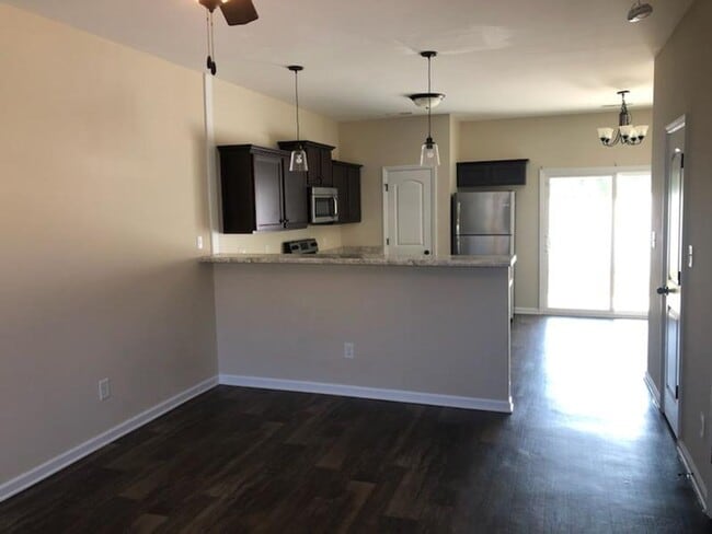 Photo - 105 Justice Farm Dr