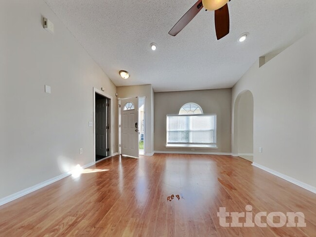 Photo - 30602 Birdhouse Dr