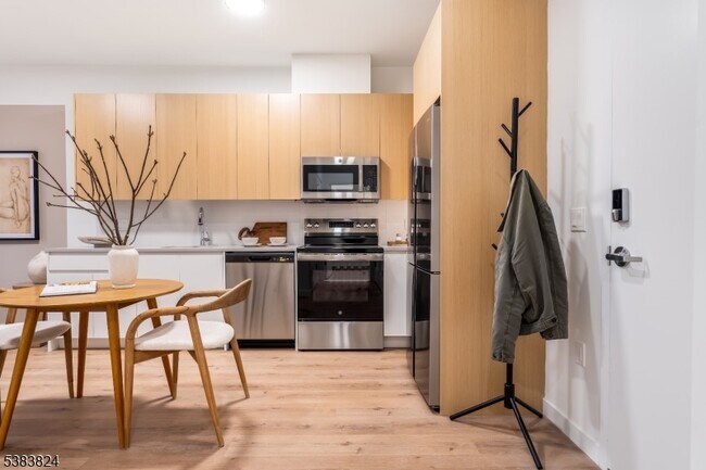 Photo - 431 Dr Martin Luther King Jr Blvd Unit 605