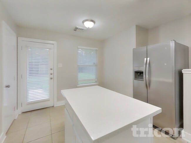 Photo - 18167 Woodsdale Ct