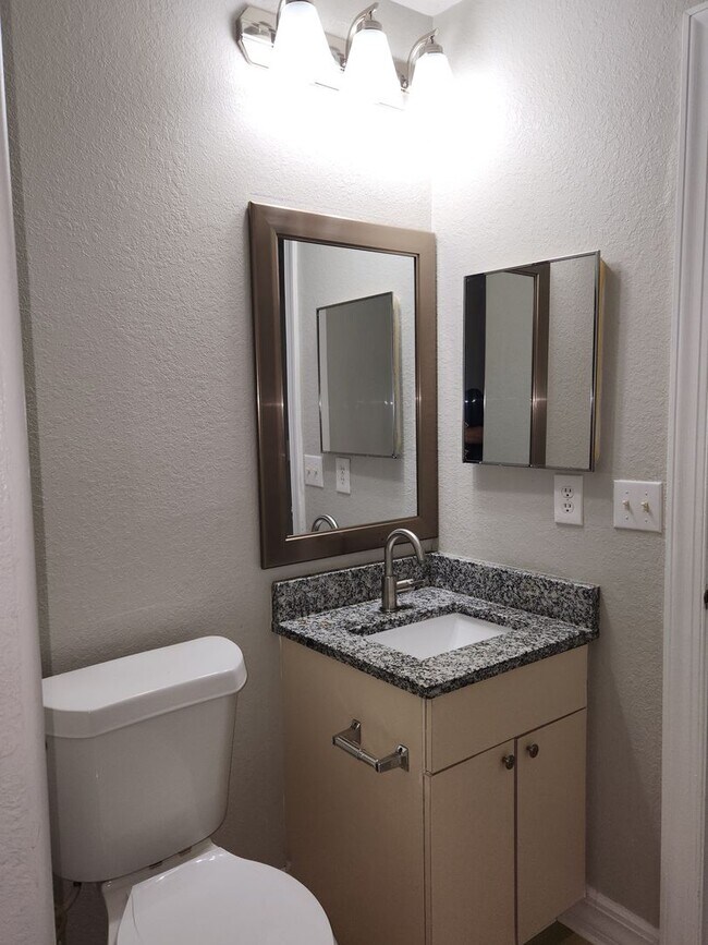 Photo - 827 NE 23rd Terrace