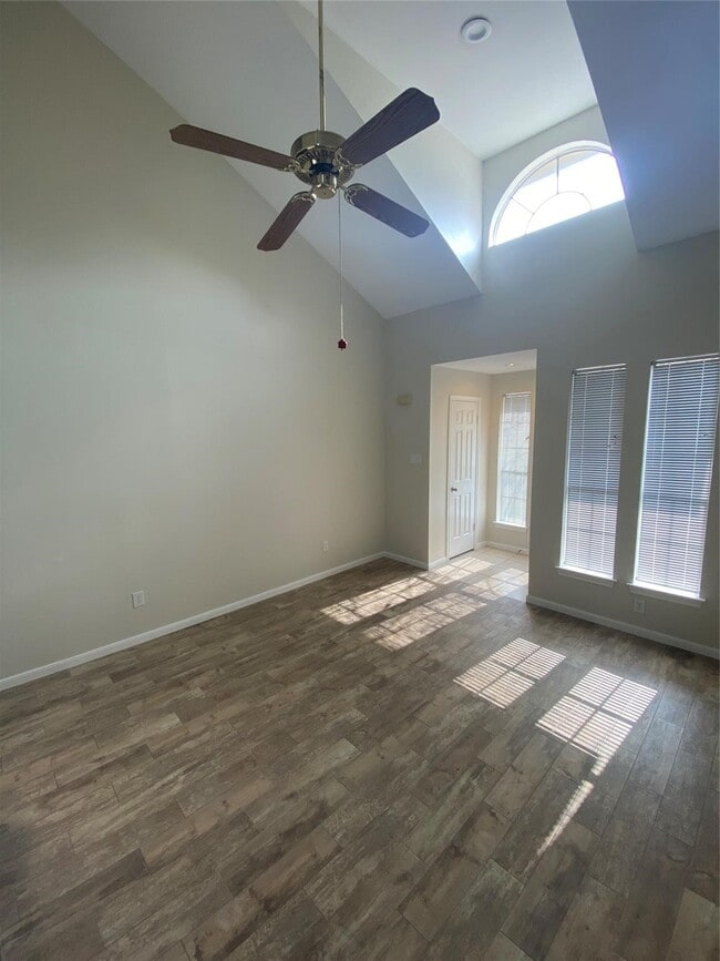Photo - 5515 Strack Rd Unit 135