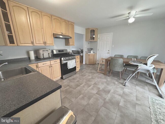 Photo - 13203 Hampshire Ct
