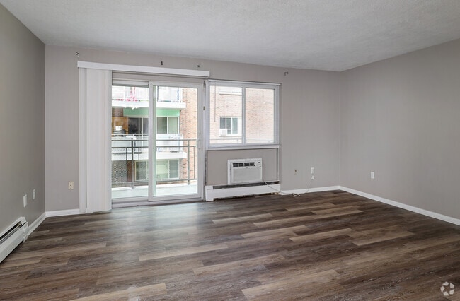 2BR, 1BA - 850SF - Living Room