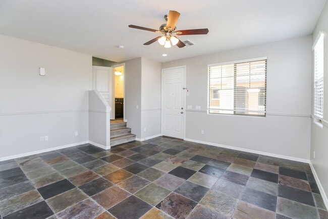 Photo - 126 E Catclaw St