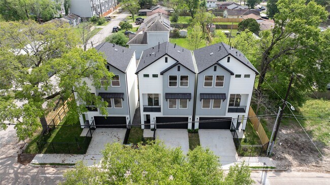 Photo - 4010 Yellowstone Blvd