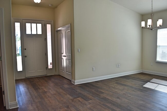Photo - 211 Brandywine Rd