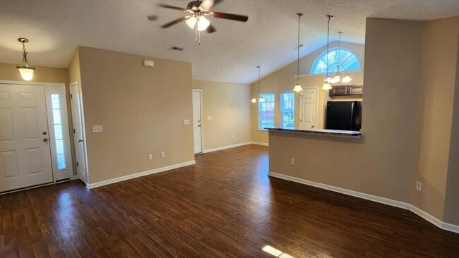 Photo - 165 Woodland Pk Lp